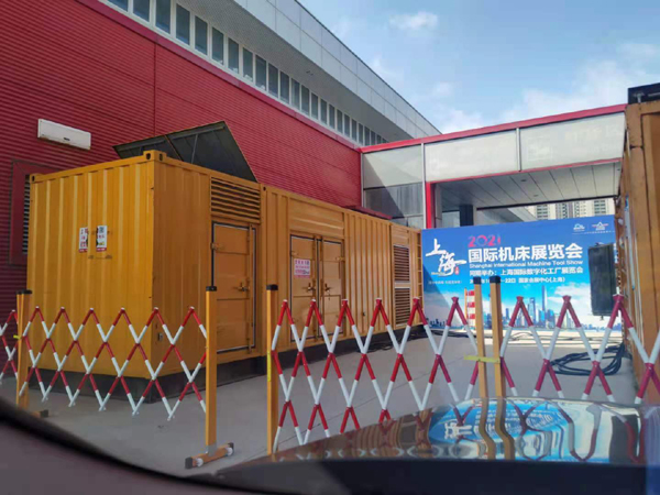 宜章发电车出租-发电机无电压或电压太低怎么办？